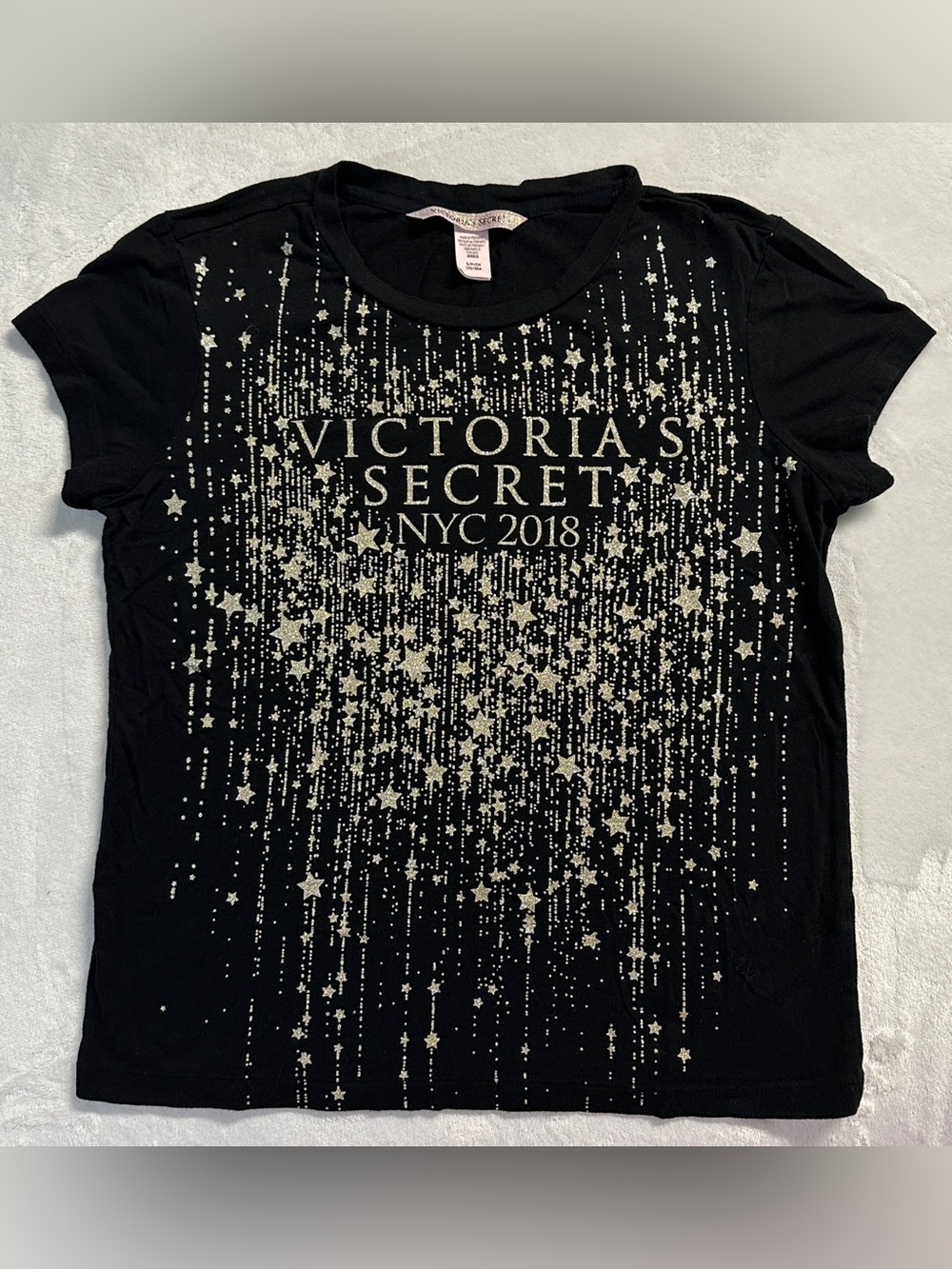 VICTORIA'S SECRET women's black gold glitter "nyc 2018" printed tee, S.